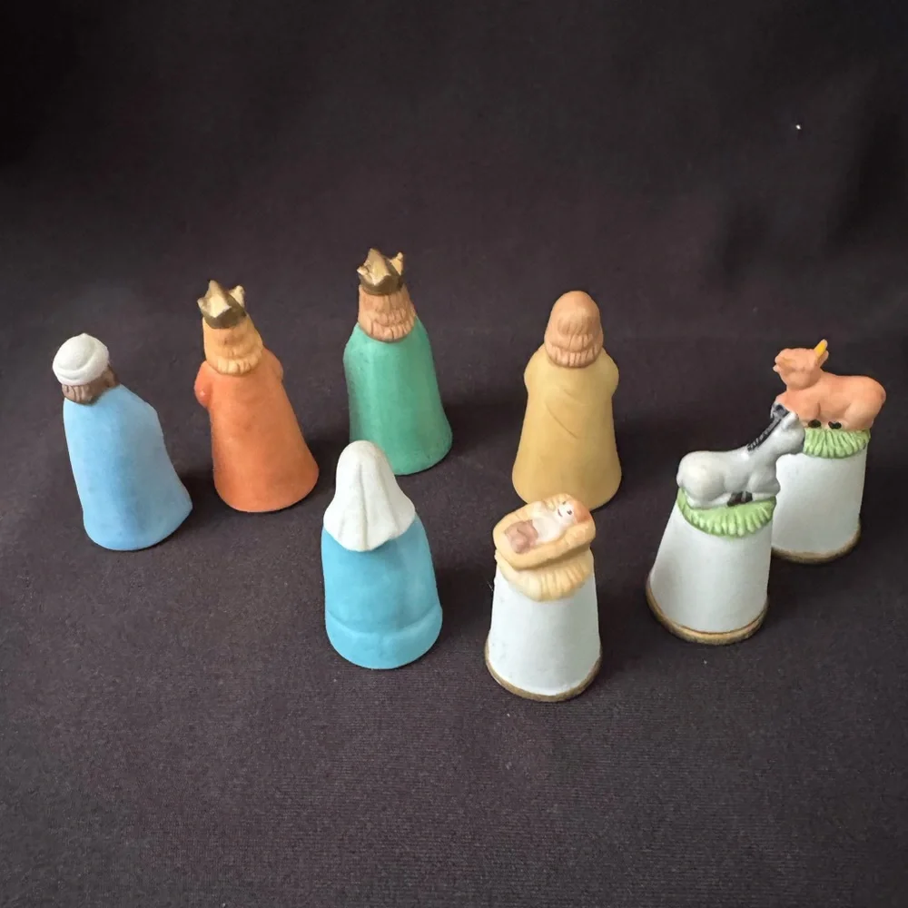 Vintage 1987 Enesco Porcelain Nativity Scene Thimble Display 8 Piece Set